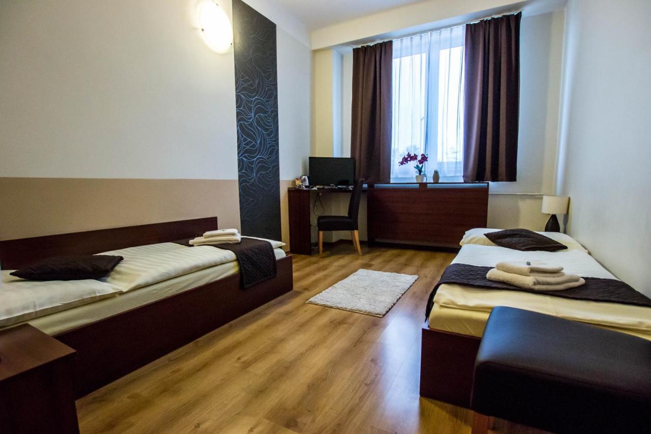 Penzion FIT - Contactless check in Zvolen Exterior foto