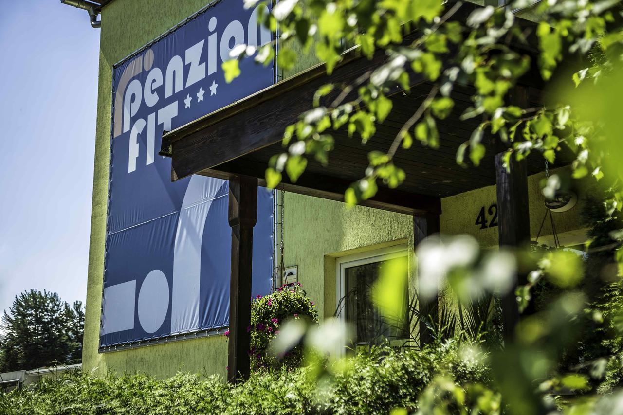Penzion FIT - Contactless check in Zvolen Exterior foto