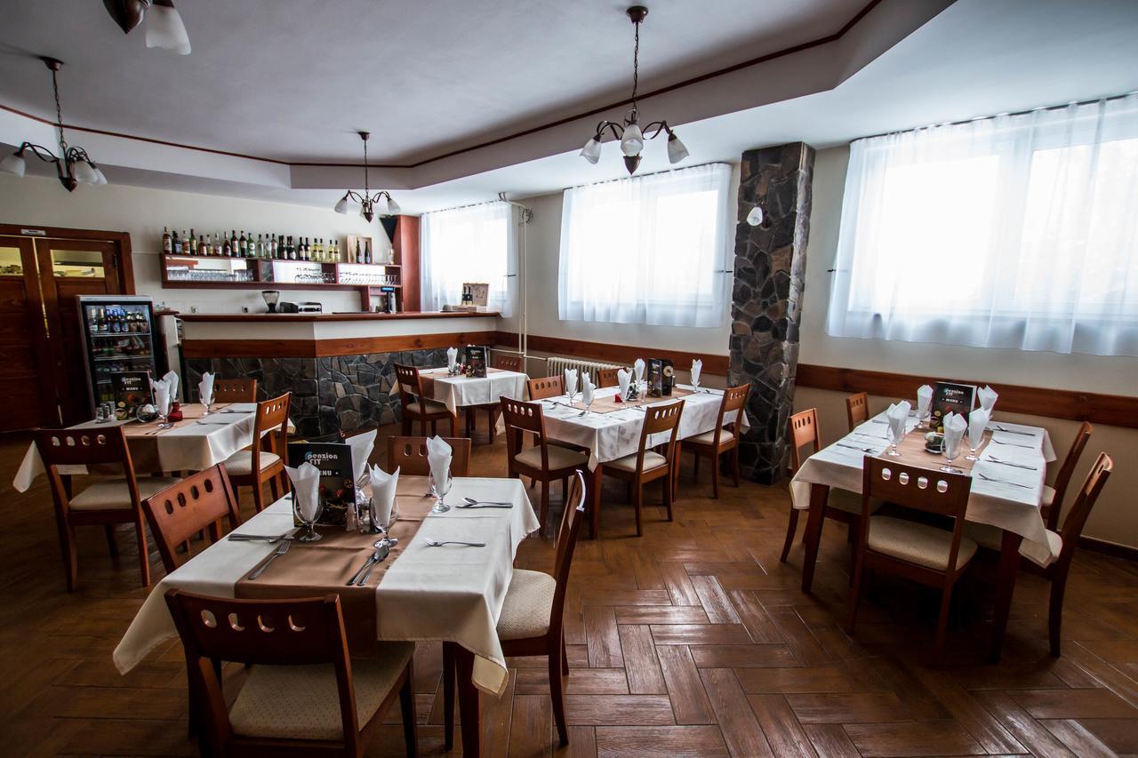 Penzion FIT - Contactless check in Zvolen Exterior foto
